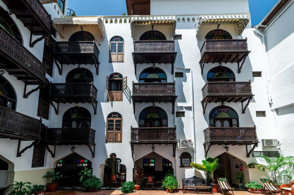 DHOW PALACE HOTEL