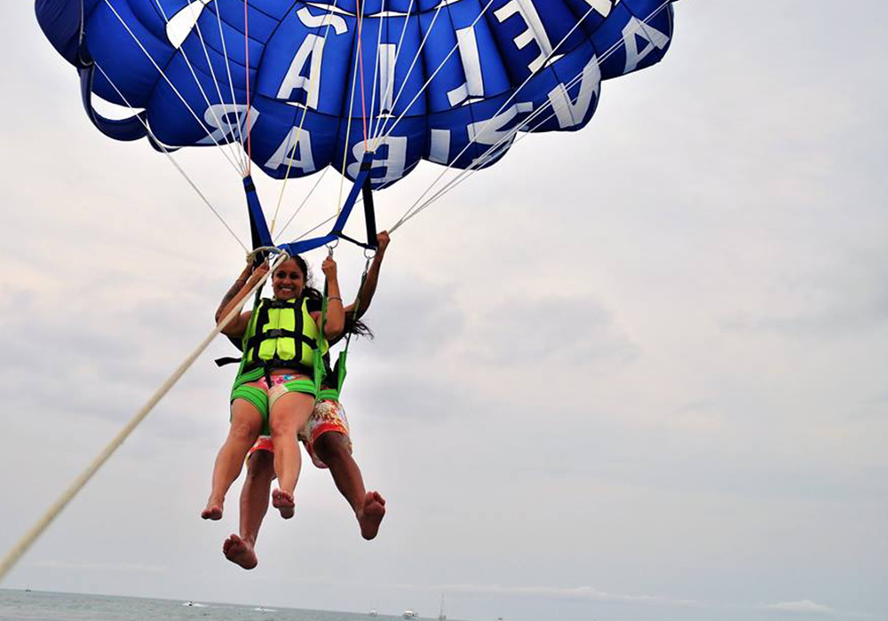 PARASAILING IN ZANZIBAR